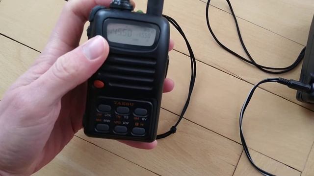 Yaesu FT10-R смотреть онлайн