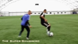 Обучение футбольным финтам (Amazing Football Skils)