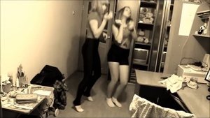 Породия на тупых тёлочек.wmv