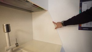 СОВРЕМЕННАЯ КУХНЯ с фасадами SOFT TOUCH и столешницей из ИСКУСТВЕННОГО КАМНЯ