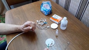 Серную ушную пробку удаляем сами.