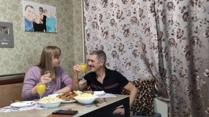 Собрались за праздничным столом) Всех поздравляем со Старым Новым Годом!