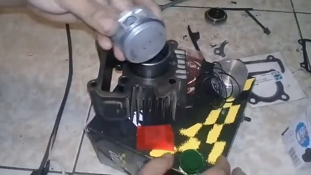 Como cambiar piston, aros y puesta a punto de yhamaha crypton!!! смотреть онлайн