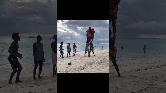 Акробатическое высткпление в Африке