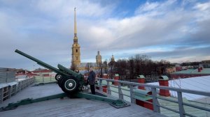 ПОЛУДЕННЫЙ ВЫСТРЕЛ ИЗ ОРУДИЙ ПЕТРОПАВЛОВСКОЙ КРЕПОСТИ.