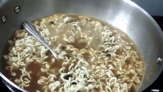 NONGSHIM NEOGURI SPICY SEAFOOD FLAVOR + UDON TYPE NOODLES | GEMMA TOBEY: Filipina American life  FL