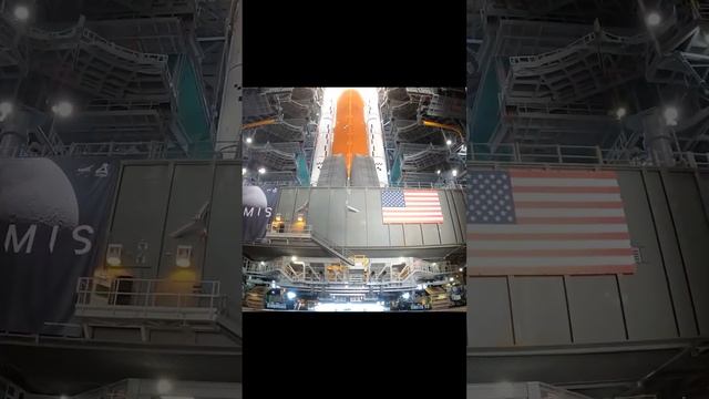 NASA может отказаться от создания ракеты SLS для полета на Луну.