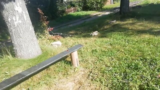 Скамейку сделала и дерматином под кожу обтянула  Бабочка села!!!