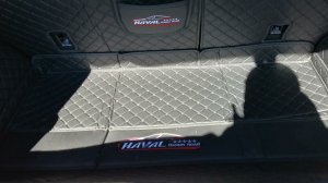 Haval F7 2.0  Китайская обивка багажника и коврик.