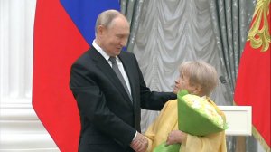 Путин наградил Поддубного, Пахмутову, Цискаридзе, Крутого, Баскова и Степашку