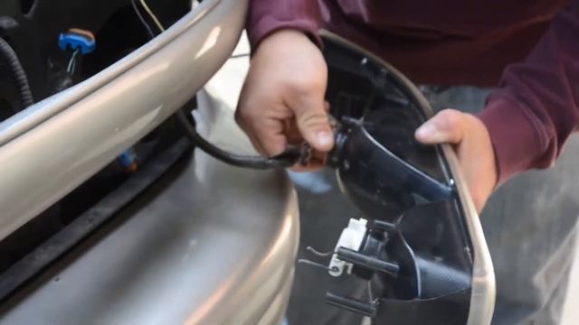 2003 Chevy Tahoe LED headlight upgrade w/halo day-running lights смотреть онлайн