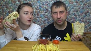 МУКБАНГ ШАУРМА И КАРТОФЕЛЬ ФРИ | MUKBANG SHAWARMA AND FRENCH FRIES #мукбанг