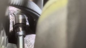 How to change thermostat on Toyota Avensis