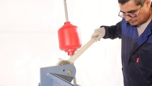 Гибка 2 мм на листогибе Аксиома