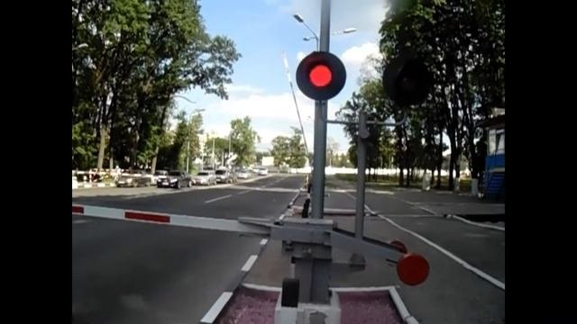 Трафик на железнодорожном переезде через Малую Южную в районе 16:45