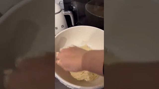 Хто тут любителі капустяного пирога? смотреть онлайн