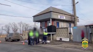 В Краснодарский край на внедорожнике ввезли гранатомёты и автомат с 2000 патронов