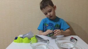 Хотвилс трасса с машинками меняют в воде цвет Hot Wheels track with cars change color in water