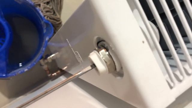 How to vent a radiator of air, the radiator does not heat up how to get the air How to vent смотреть онлайн