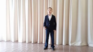 Агния Барто "Однажды я разбил стекло"- читает Егор Тюфяков, 3 класс