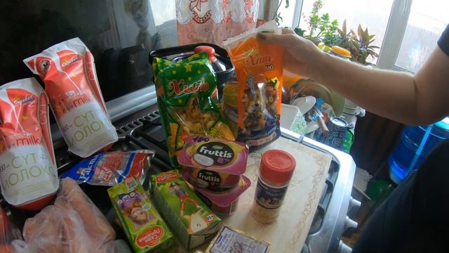 VLOG:22/Иду в магазин/Покупки/Жарим чебуреки/Настя гуляет/Ужин| смотреть онлайн