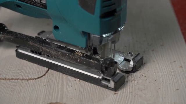 Лобзик аккумуляторный MAKITA DJV 182 смотреть онлайн