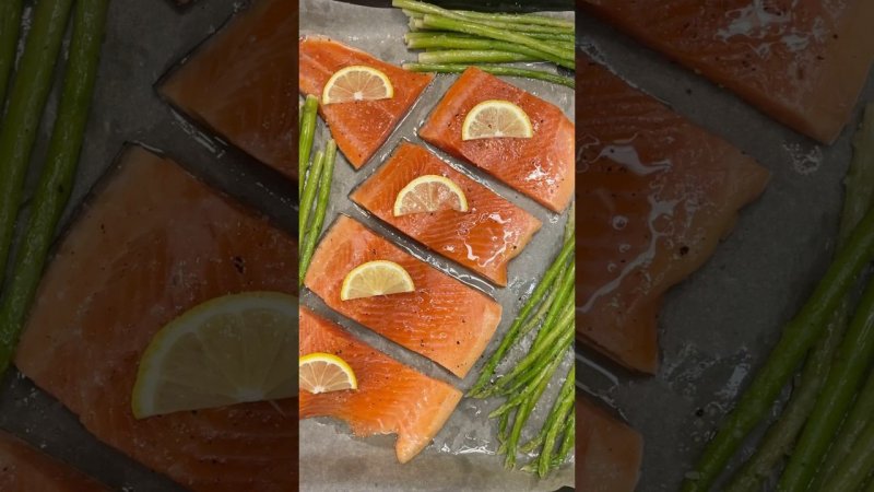 Форель со спаржей в духовке #shorts #fish #форель #спаржа #salmon #food#рыба #