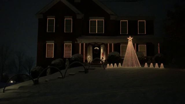 The Mandalorian Christmas Light Show, feat. BABY YODA (aka Grogu)! смотреть онлайн