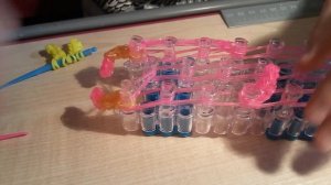 Фигурка мамы из резинок. Плетём на станке.