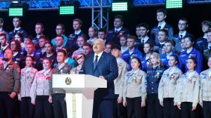 Лукашенко принял участие в торжественном закрытии Всебелорусского слета студенческих отрядов