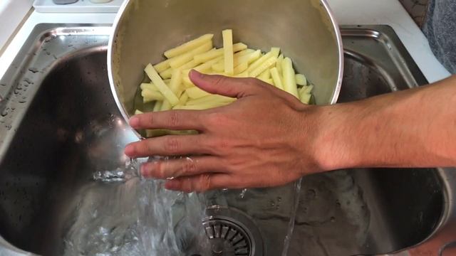 How to Make Crispy Homemade FRENCH FRIES