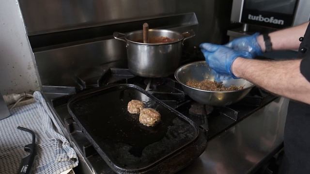 DELICIOUS JERUSALEM SANDWICH - Israeli Street Food In Melbourne смотреть онлайн