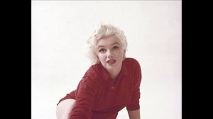 Marilyn Monroe Red Hot!