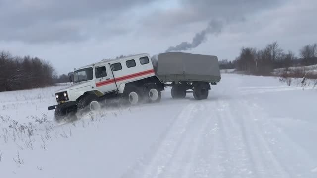 ЗВМ-39083 ВЕЯ 6х6 снегоболотоход с одноосным прицепом