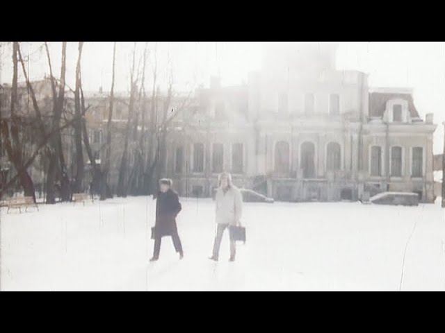 Лиловое небо над городом Петроградом выдался немилосердно холодный вечер... стих из кф Город