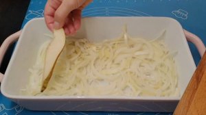 Куриные бедра с грушами в духовке