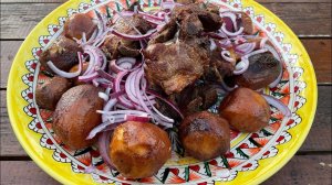 Казан кебаб в казане на костре