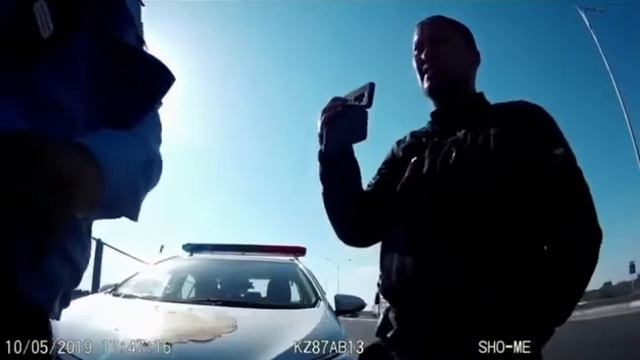 Руслан Жанпеисов раскатал двух гаишников