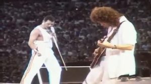 Queen   I Want To Break Free Live At Wembley
