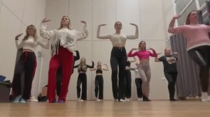 Rihanna - Bitch better have my money. Тренировки танцы джаз-фанк взрослая группа 16+