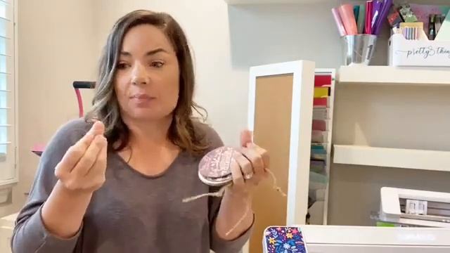 How to Put HTV on Wood (and Trick for Easier HTV Weeding) смотреть онлайн