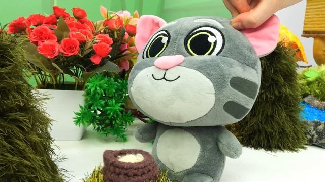 Кота Тома укусила пчела!🐝 Видео для детей про игрушки. Веселые игры в игрушки Говорящий Том