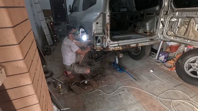 Паджеро 3 продолжаем вырезать