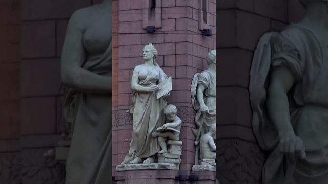 Скульптуры Адамсона на фасаде Елисеевского. Эта «тетка» НАУКА #saintpetersburg смотреть онлайн