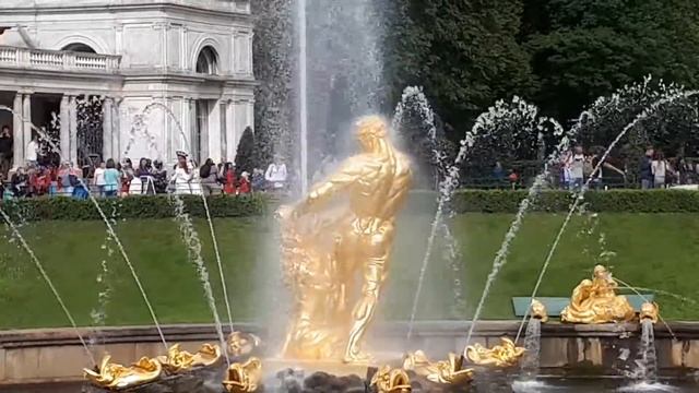 Fountains of Peterhof. Saint-Petersburg, Russia. Фонтаны Петергофа. Петродворец. 10.