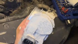 Немного ухода за машиной.. Чистка дроссельной заслонки Кадиллак Эскалейд после 3-х лет эксплуатации