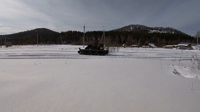 Гусеничный вездеход, проверка после изменений в двигателе и вариаторе смотреть онлайн