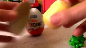 Asmr распаковывает яйца-сюрпризы!! Микки Маус и Дональд Дак.