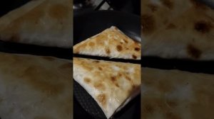 Конвертики из лаваша, с ветчиной и сыром.