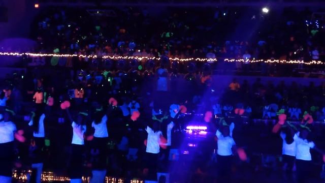 Cleburne High School Neon Pep Rally смотреть онлайн